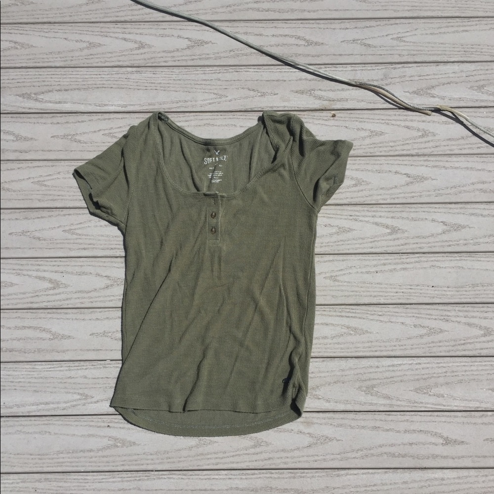 Army green tee.